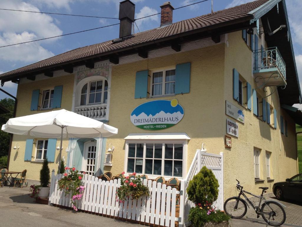 Hostel Dreimäderlhaus Rieden Füssen Exterior foto